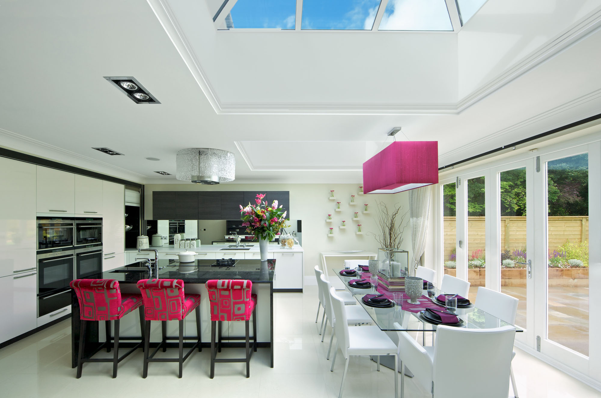 Beautiful dinning area with a sliding window in the right